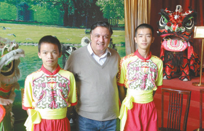 中国发展成果为何令人惊叹？国际人士这样说