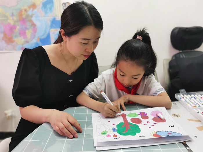 国际家庭日这天，济南锦苑学校小学部学生幸福度过