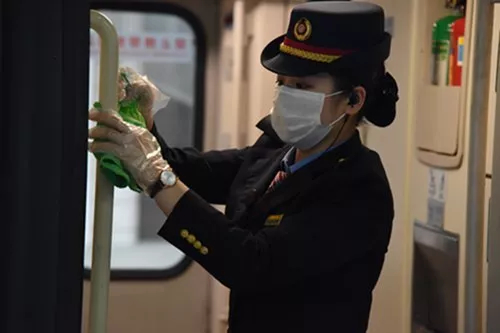 护送你的返程，他们准备好了