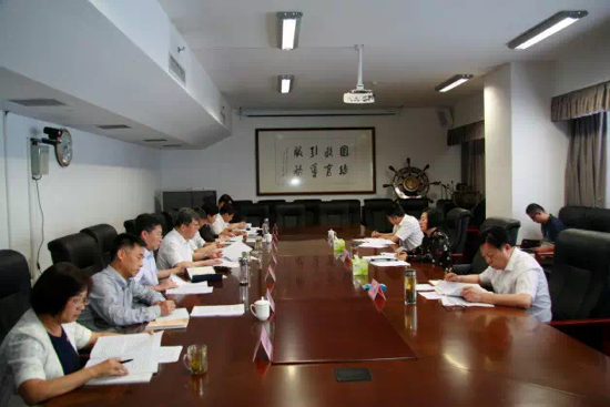 王拥华到济南市工商联指导主题教育专题民主生活会