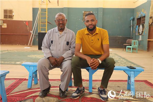 苏中友谊之花永不凋谢