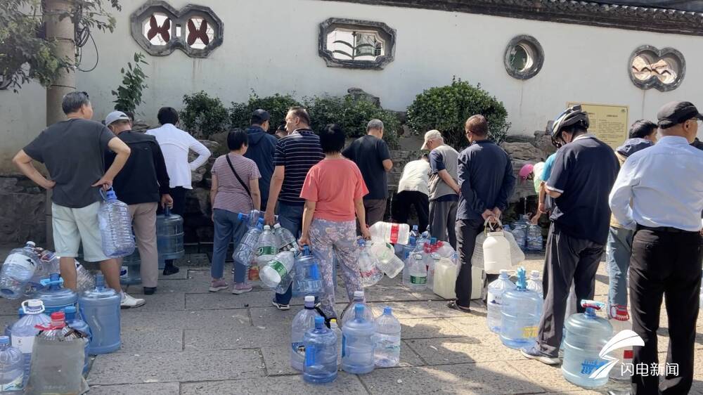 济南街头泉水直饮点升级“扫码取水”，一次限量100毫升