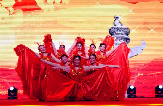 百名青年记者走基层丨西市场街道举办庆祝北大片区回迁两周年暨喜迎新中国成立70周年社区喜乐会