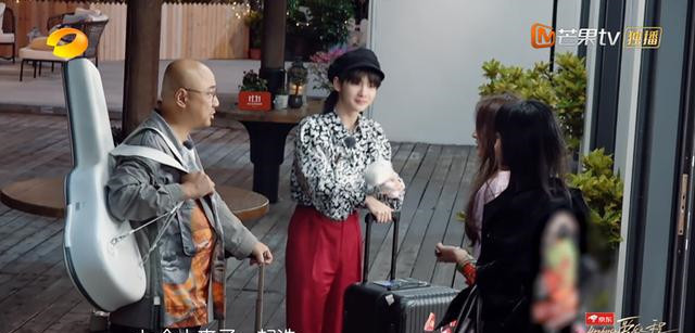 宁静没加过黄龄微信|一起参加节目录制四个月，宁静没加过黄龄微信