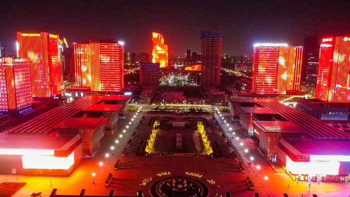 “新春灯光秀”给你拜年啦！除夕至正月初六，济南每晚开启主题灯光秀，陪你一起迎新年！