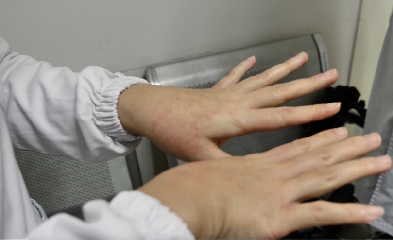 特写｜“应收尽收”总攻下的发热门诊：深夜，终于难得安静