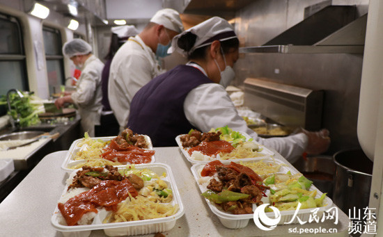 战“疫”日记：政府“包火车”接农民工返岗