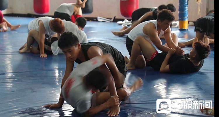 《八角笼中》苏木原型:格斗改变山里放牛娃的命运