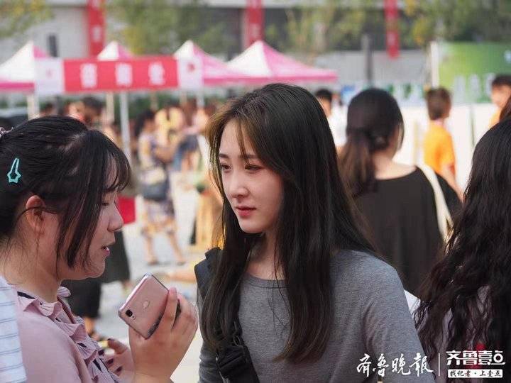 山东艺术学院新生报道，先来看看这些未来的明星！