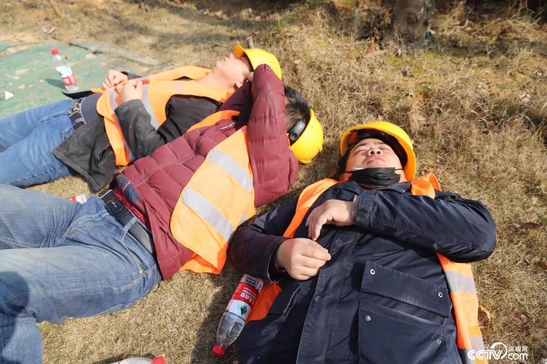 【战疫最前线】五天五夜，我站在“火眼”实验室背后看到这些感动的瞬间