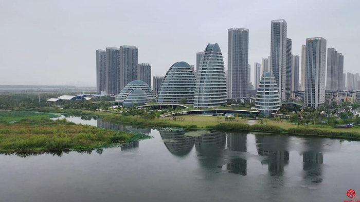 【飞阅武汉】鸟瞰武汉智慧生态城“春笋”科技与美感兼备