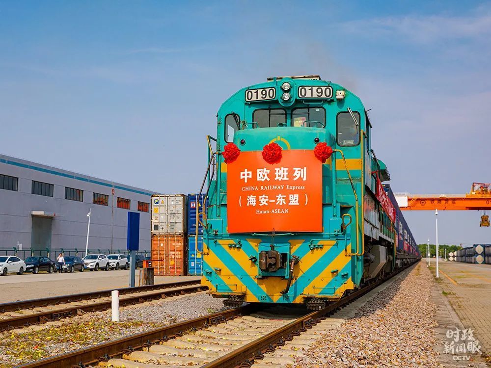 时政新闻眼丨新发展阶段怎么看、如何干？习近平在这场座谈会上全面阐述