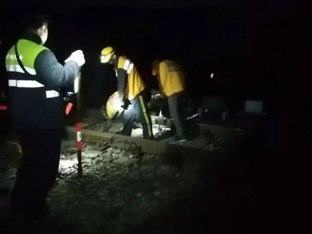 东南西北中，青年在行动丨战“疫”中的铁路人