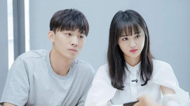 张恒|郑爽自曝被拖欠片酬，还咨询律师被PUA怎么办，内涵前男友？