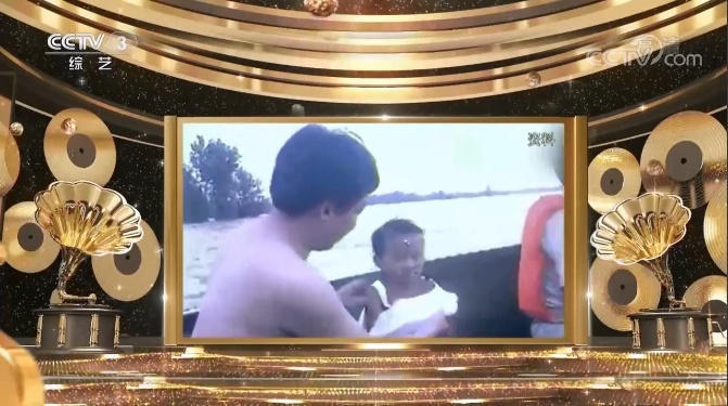 还记得23年前洪水中的抱树女孩吗？她的愿望实现了！