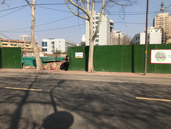 【啄木鸟在行动】天桥区无影山东路附近有渣土露天堆放未覆盖