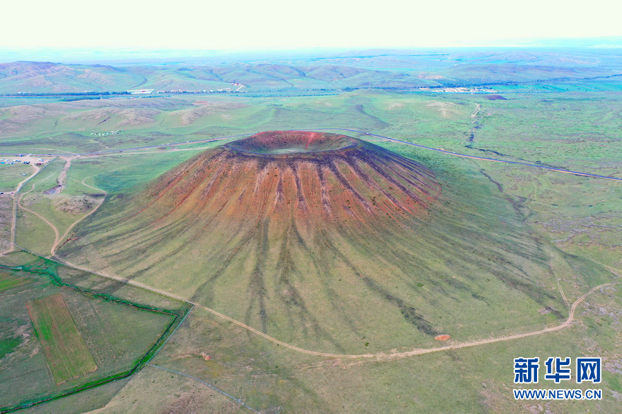 新华网发(张伟 摄)乌兰哈达火山地质公园位于内蒙古自治区乌兰察布市