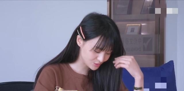 张恒|郑爽自曝被拖欠片酬，还咨询律师被PUA怎么办，内涵前男友？