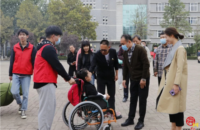 励志！山东最小“萌新”14岁“瓷娃娃”读大学开启动漫人生