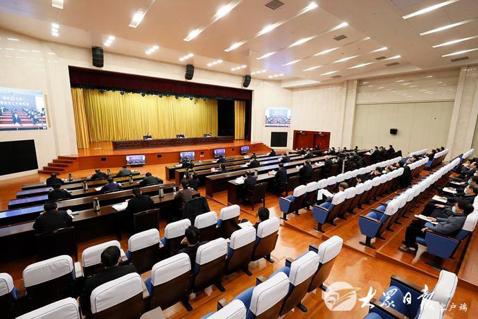 全省统筹推进新冠肺炎疫情防控和经济社会发展工作部署会议召开