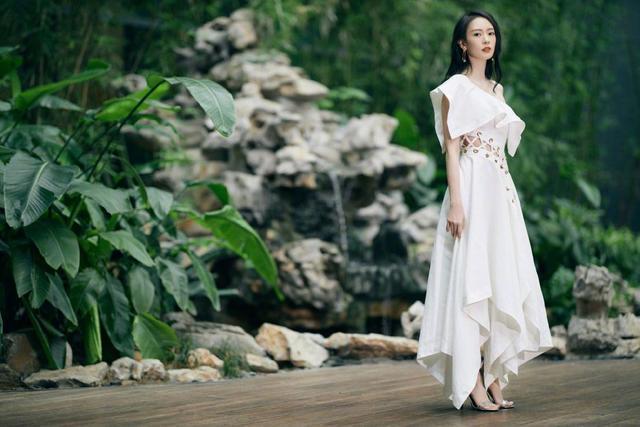 童瑶被男子围堵电梯口求抱|童瑶被男子围堵电梯口求抱什么情况?怎么回事?终于真相了,原来是这样!