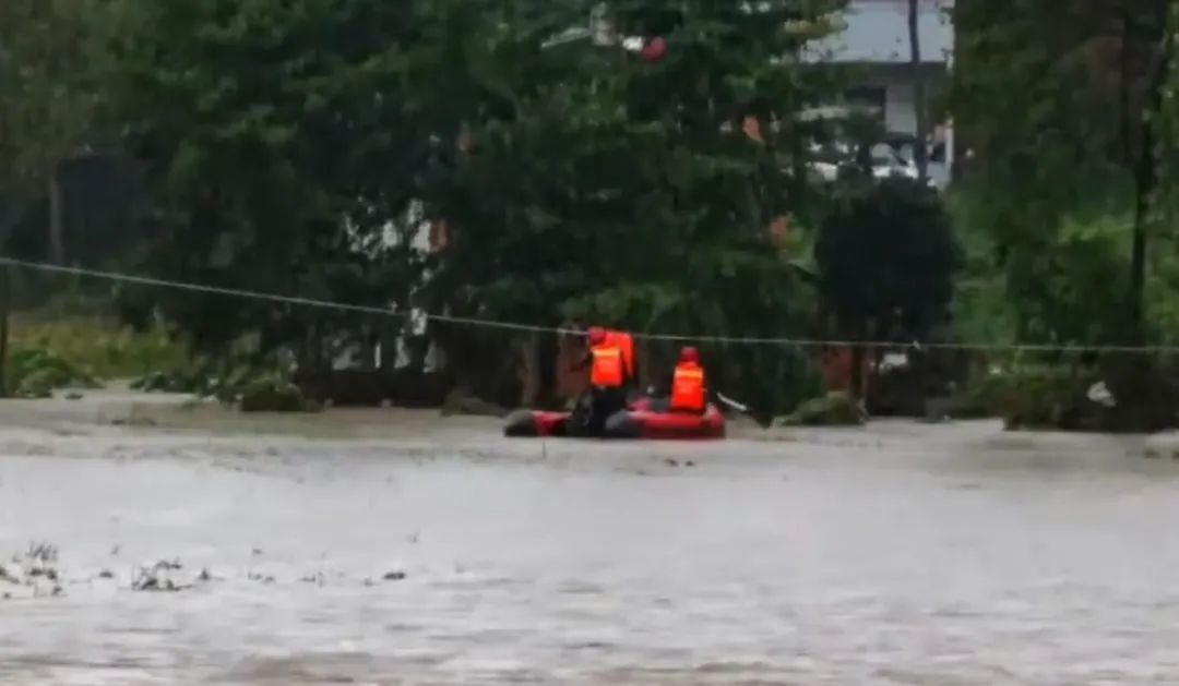 湖北多地遭遇特大暴雨应急响应升级