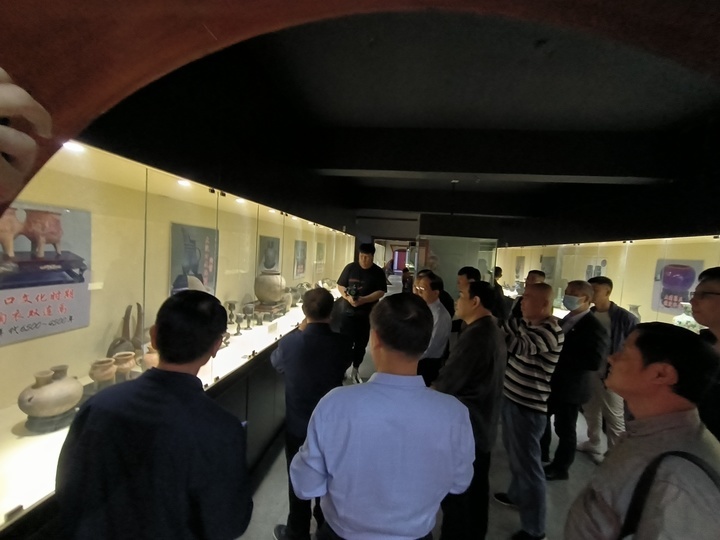 对刘氏家族收藏的几千块古钟表进行集中展示，探究钟表发展史，在大众中普及钟表知识，为保护这一人类文化遗产做贡献。