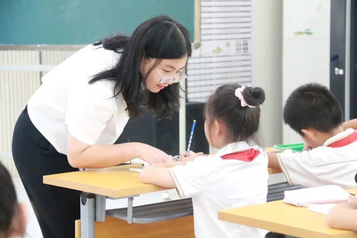 高新区凤凰路学校开展教学现场会