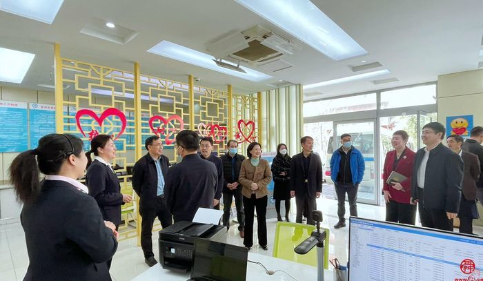 北京市人社局调研组一行到历下区燕山街道便民服务中心调研公共就业服务工作