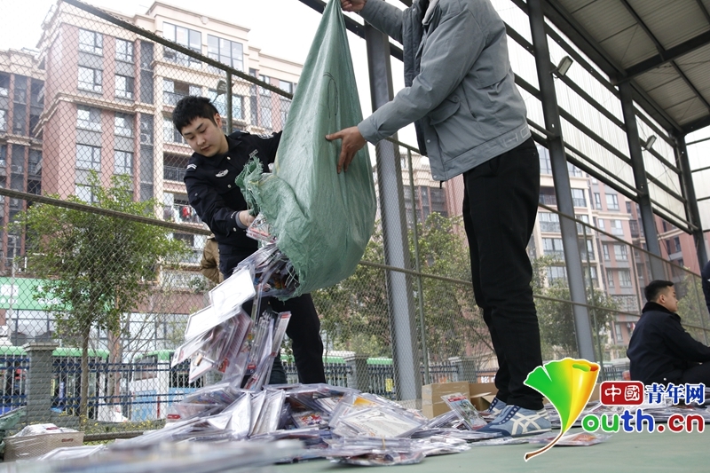 聚焦3·15：盗版影视光盘、U盘、SD卡上百万张，这起侵犯著作权案破了！