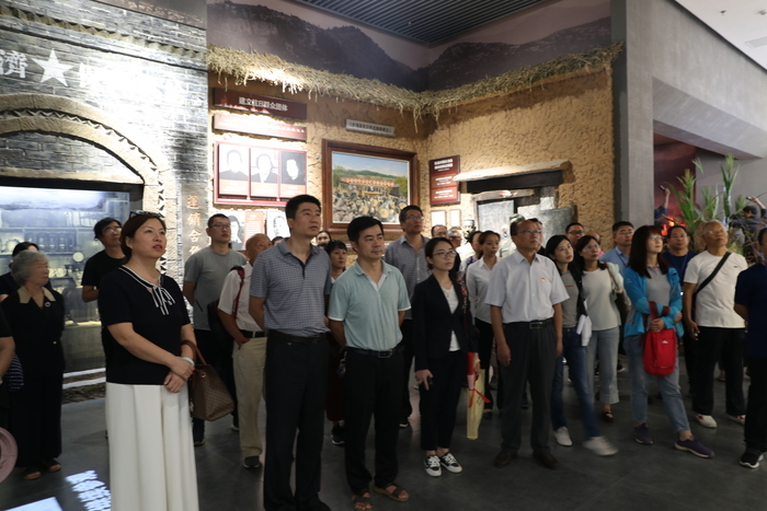 九三学社历下区委员会赴大峰山开展中国共产党党史学习教育活动