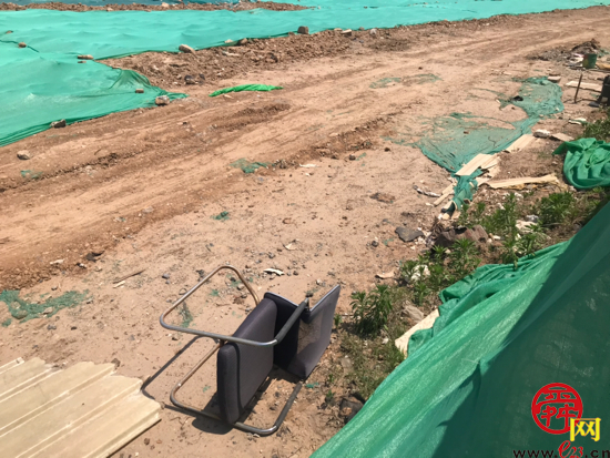 【啄木鸟在行动】工业北路东方沁园南侧附近有渣土防尘网覆盖不全