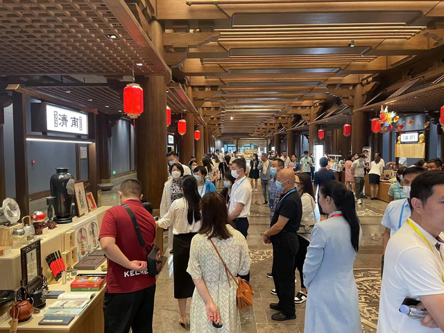 匠心好物荟萃，尽显泉韵文脉风采 济南文创旅游商品惊艳亮相省旅发大会