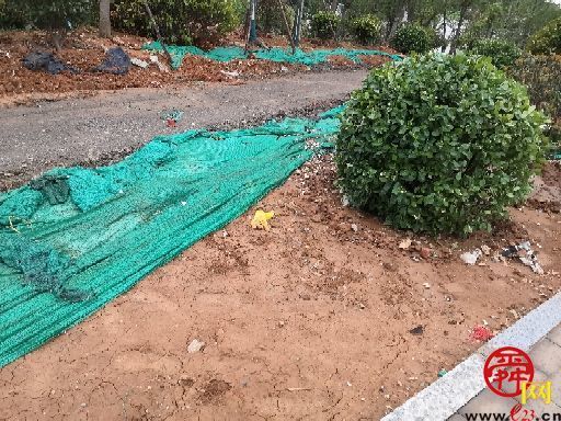 【啄木鸟在行动】市中区103省道距离南绕城高速入口附近渣土覆盖不全