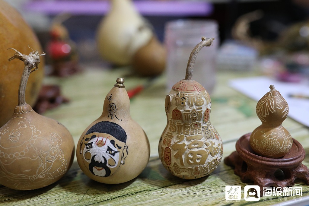 日照民间艺人手绘“牛“葫芦迎新春