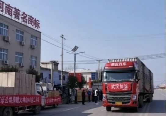 宅在家中的日子里，这13个普通人的故事，看哭了……