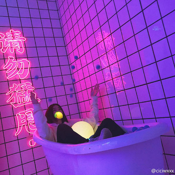 汪峰长女晒短发美照 章子怡“威胁”：再剪短打屁股