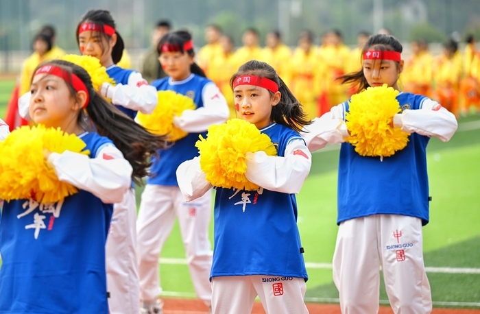 别眨眼！市中学子大片“上映”