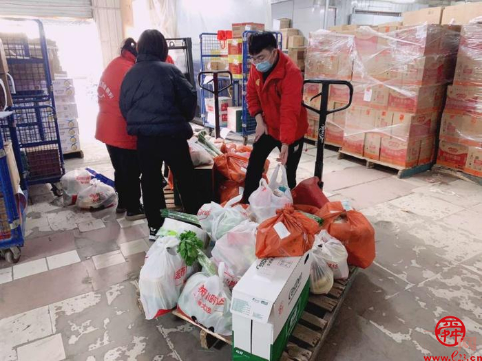 为爱值守  济南大润发开足马力保障供应   集中配送效率高