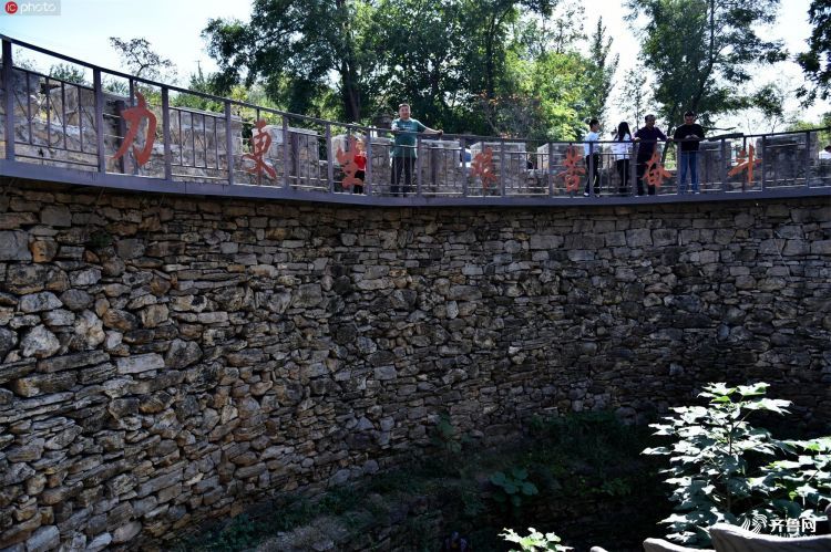 山东最“奇特”网红螺旋井，打水要走108级台阶