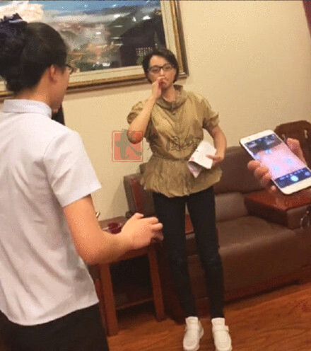 46岁董卿素颜照曝光，气质优雅端庄文静，不化妆时她长这样！