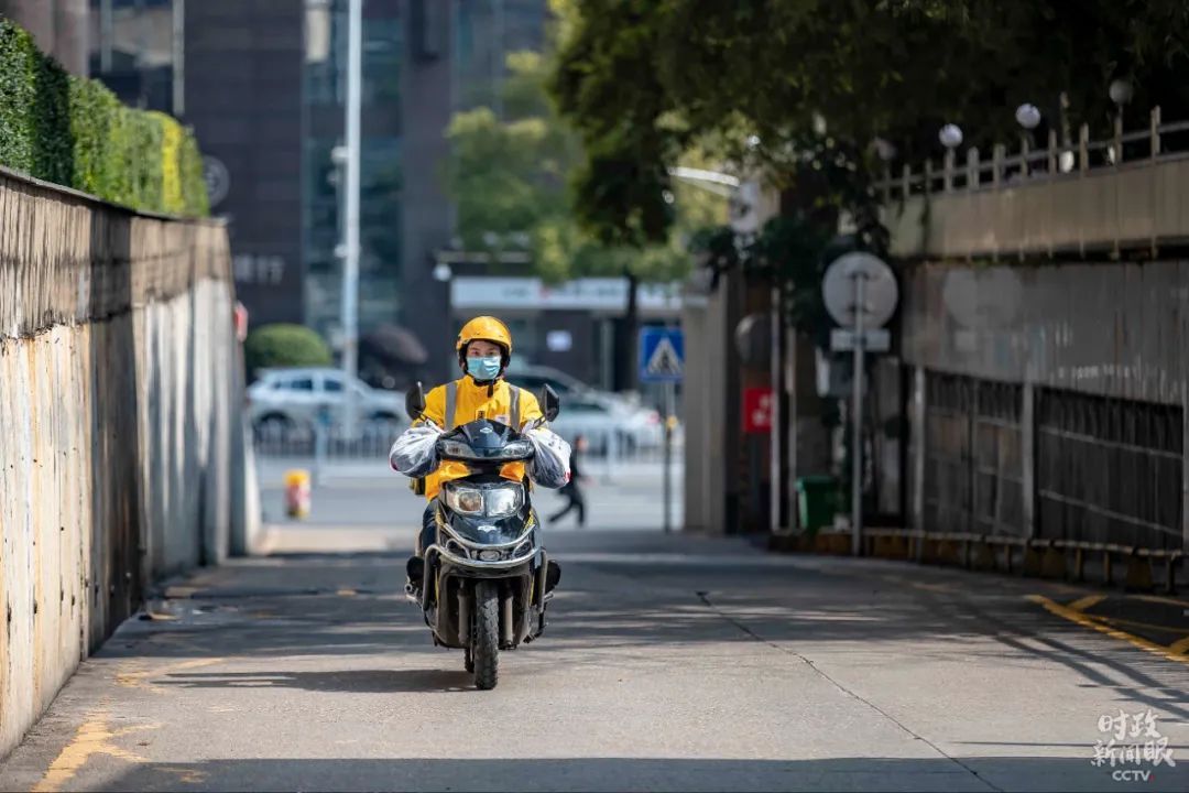 从习近平“下团组”看“中国之治”新篇章