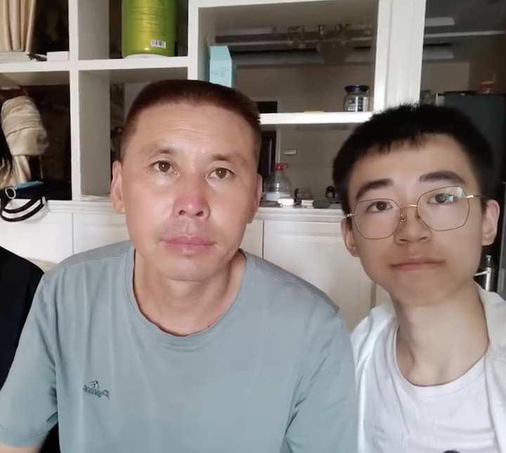 平凡而伟大！伯父蹬三轮车供侄子读书，侄子高考683分报考清华