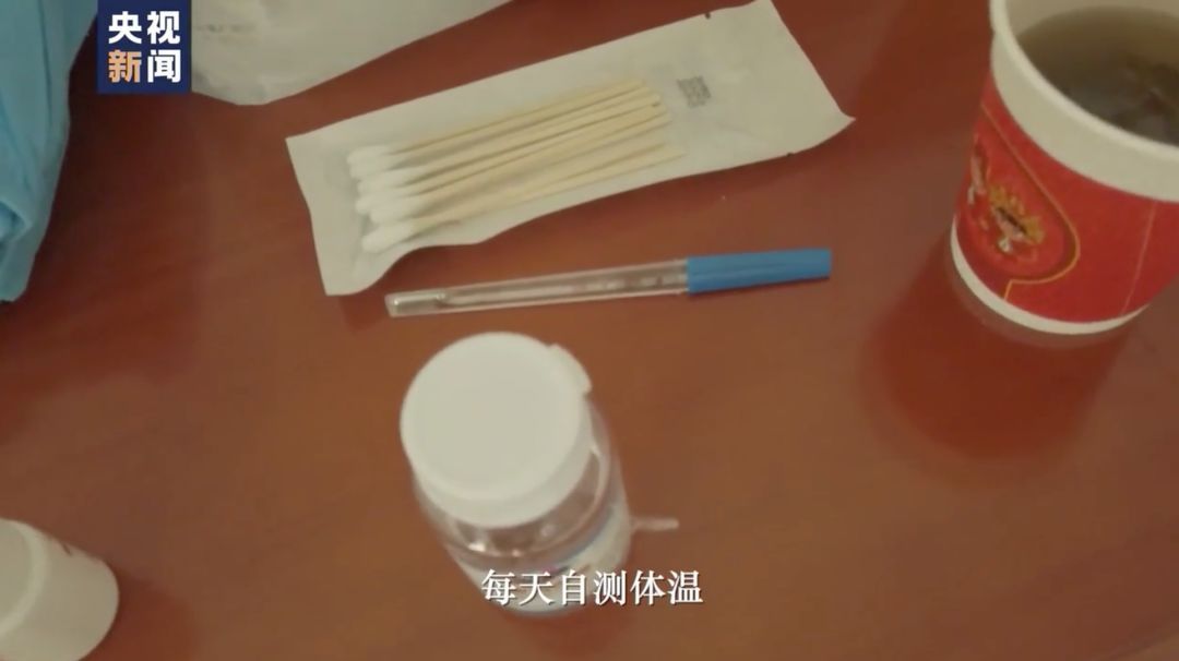 “妈妈，你到底什么时候回来？”这是儿子对她的灵魂拷问