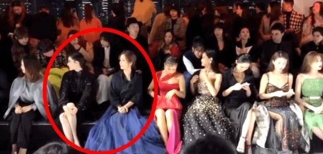 林心如与舒淇等好友聚会，霍建华陪老婆身边露搞怪笑容