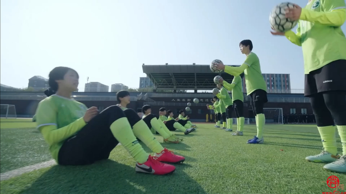 舜视频｜国庆特别策划—“少年强 中国强”历二女足“铿锵玫瑰”绽放世界之巅