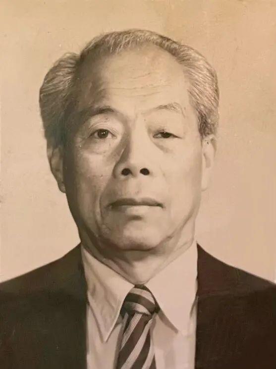 清华大学建筑学院教授张昌龄逝世，曾参与共和国国徽设计