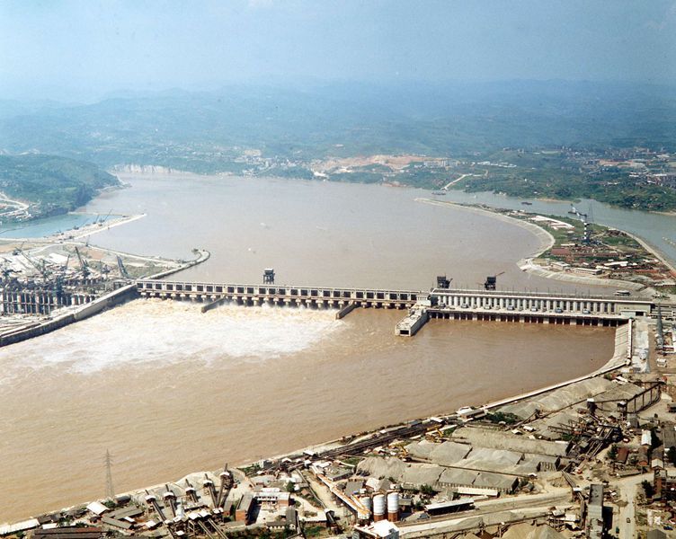 【百个瞬间说百年】1970，万里长江第一坝