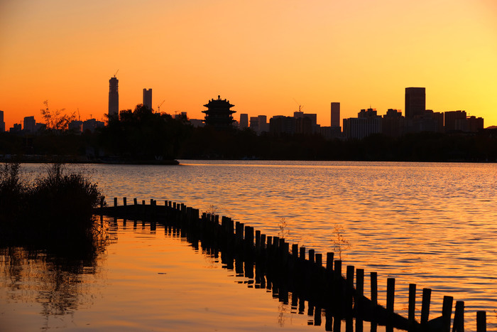 晨光映湖 斑斓如画 这里藏着济南的醉美初冬