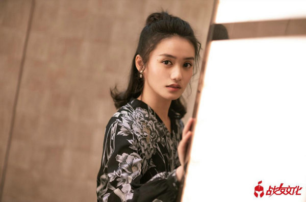 陆琦蔚领衔主演电影《小戒指》 甜美气质吸睛